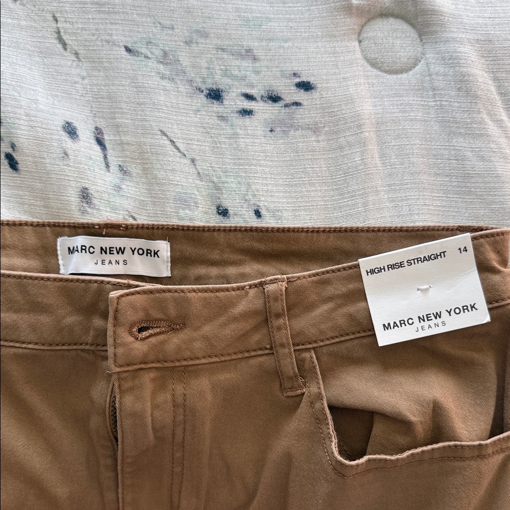 High Rise Straight Jeans - Picture 2 of 3